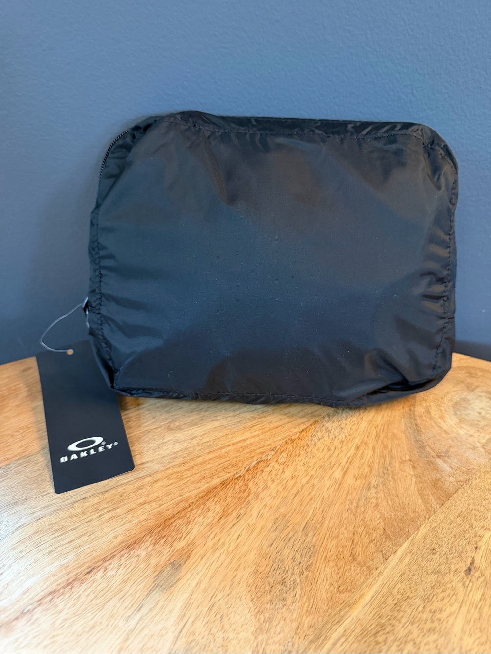 Oakley Black Crestible Packable BP Backpack. - Picture 3 of 9